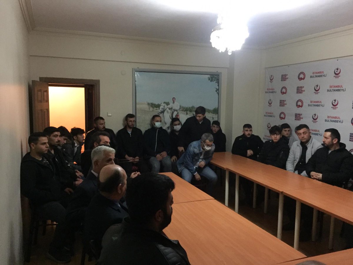 bbpsbeyli's tweet photo. Kadın Aile ve Engellilerden sorumlu Bşk yrd Sn, Kadir Turan Sn, Adem KARSLI beyefendilere İlçe tşk ziyaret ettiler bu nazik ziyaretlerinden dolayı teşekkür ediyorum. Gençlerimizle bir araya gelerek sohbet gerçekleştirdik.
Mahalle gençlik teşkilatlarımızı kurmaya başladık. https://t.co/MV5uFgwIhG
