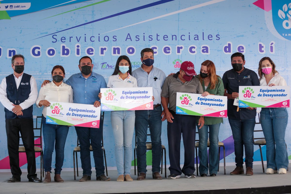 fgcabezadevaca's tweet photo. Acompañado por mi esposa @Marianagdeg, entregué diversos apoyos durante la Jornada de Servicios #UnGobiernoCercaDeTi en #CdMante, el cual lleva a las familias más vulnerables los principales programas y servicios del @gobtam y @dif_tam.
#CabezaContigo
#TamCrece https://t.co/Y3gSB3y80S