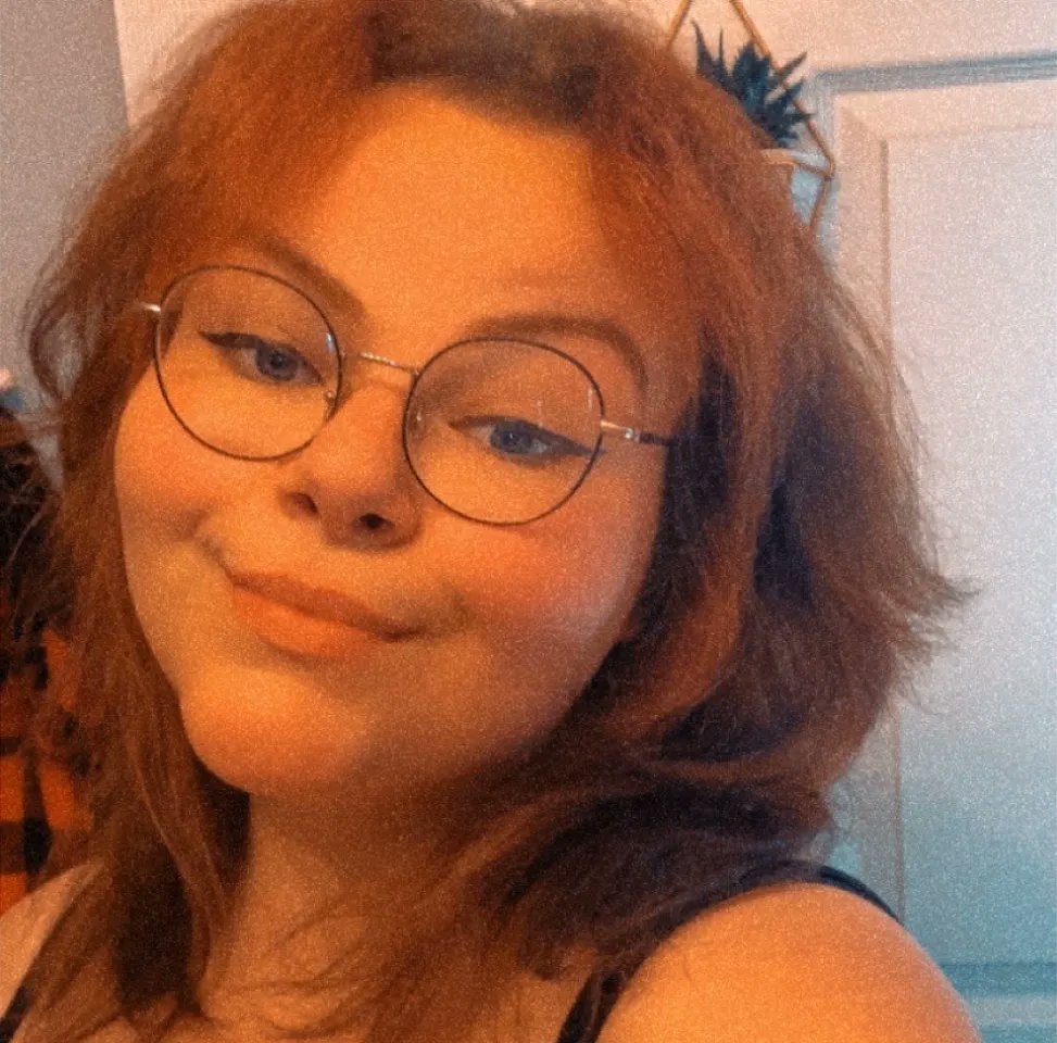 Meet our backstage crew for Gruesome Playground Injuries, opening TOMORROW!!!!
 Aubrey Cogell (Assistant Lighting Design/Light Board op) 
 Sofia Matza (Run Crew)
 Keli Ritchie (Costume Run Crew)