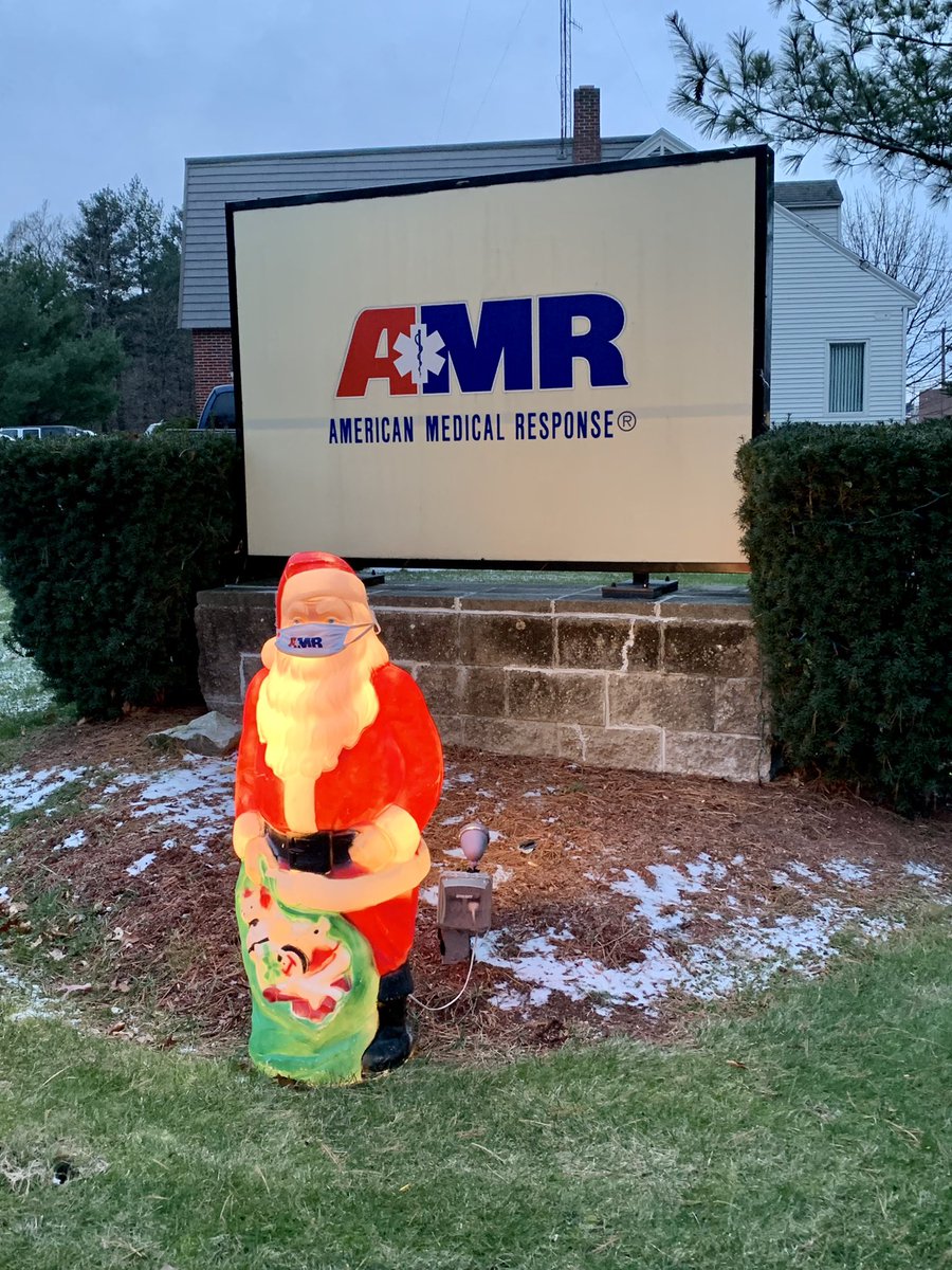 AMR Nashua (@amrnashuanh) on Twitter photo Santa is back at his traditional West Hollis St spot for the Christmas season. He’s still wearing his mask and you should to! <a href="/NashuaPHealth/">@NashuaDPHCS</a> Santa is back at his traditional West Hollis St spot for the Christmas season. He’s still wearing his mask and you should to! <a href="/NashuaPHealth/">@NashuaDPHCS</a>