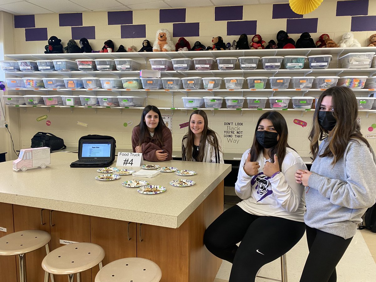 jennycampbell05's tweet photo. Today was Food Truck day in FACS @HWMSGorillas. The students were great cooks and I enjoyed sampling all the awesome food! Great project Ms. Liebau! #sofull #sogood https://t.co/RdTQavbsRK