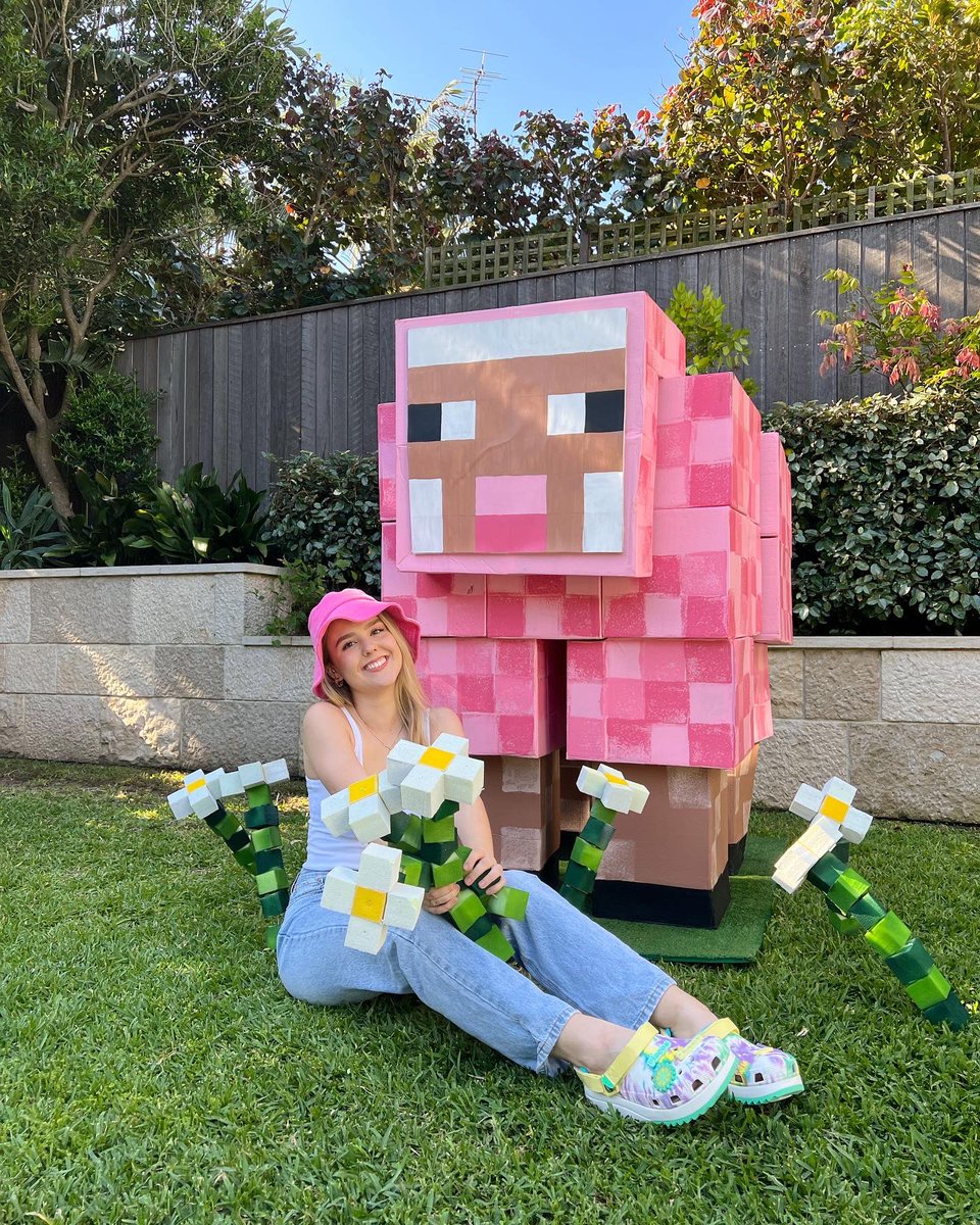 watch me build my pink sheep shrine  in real life for #ShortsGames on #YouTubeShorts, link in bio 💕🐑
#YouTubePartner