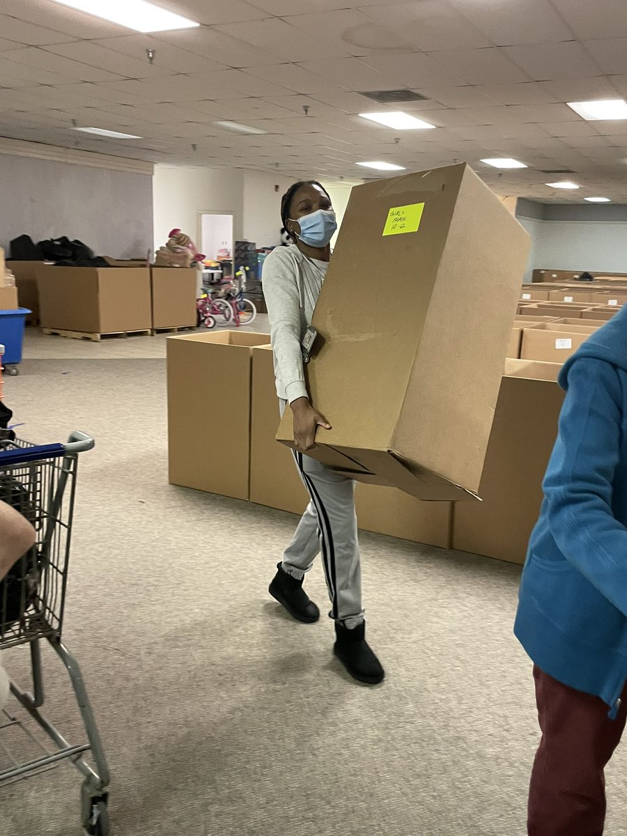 UNCW Women's Basketball (@uncwwbb) on Twitter photo ❤️❤️Giving Back to our community this morning! ☀️
If you’d like to donate please find your local <a href="/salvationarmy/">The Salvation Army</a> to do so!
#GivingBack #angeltree #salvationarmy #WhateverItTakes ❤️❤️Giving Back to our community this morning! ☀️
If you’d like to donate please find your local <a href="/salvationarmy/">The Salvation Army</a> to do so!
#GivingBack #angeltree #salvationarmy #WhateverItTakes