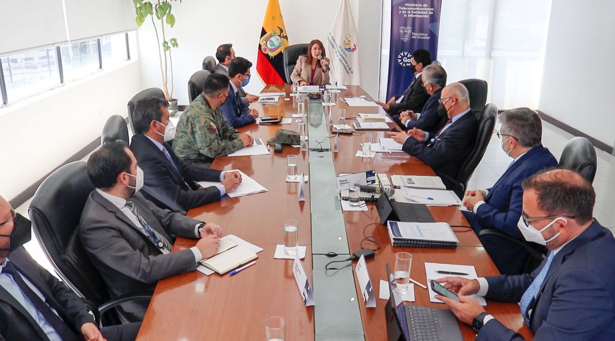Telecom_Ec's tweet photo. Fortalecemos el trabajo conjunto por la ciberseguridad. La ministra @vmaino y expertos internacionales de @TelefonicaEC analizaron acciones en prevención, protección de datos, políticas y reglamentos para implementarlos en Ecuador.

#JuntosLoLogramos https://t.co/1sKAnFj5id