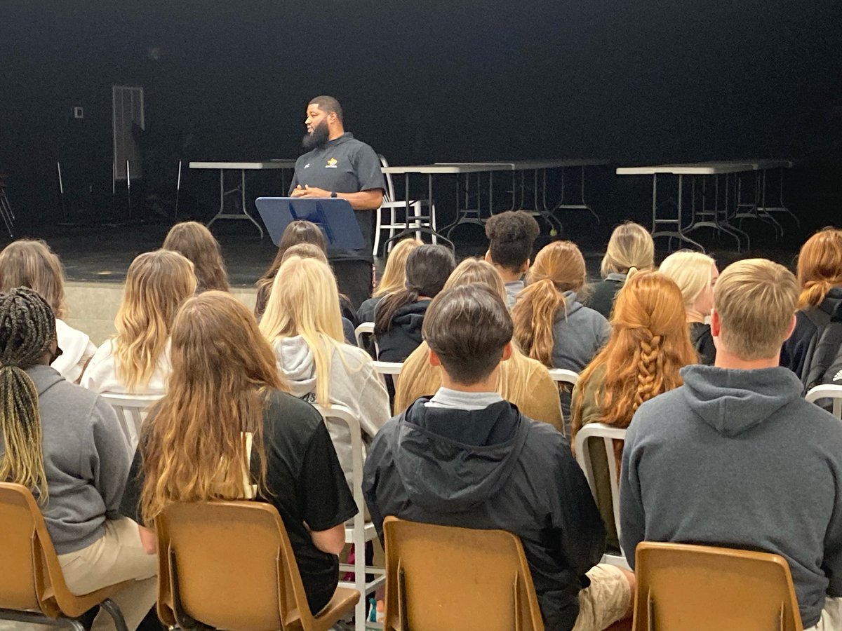 poplarville_fca's tweet photo. Weโd like to say a big thank you to @MrA2BGAP for bringing a very powerful message to us this morning! #WhatDoYouHave #HornetsOnTheMove https://t.co/jPFQ80eRFX