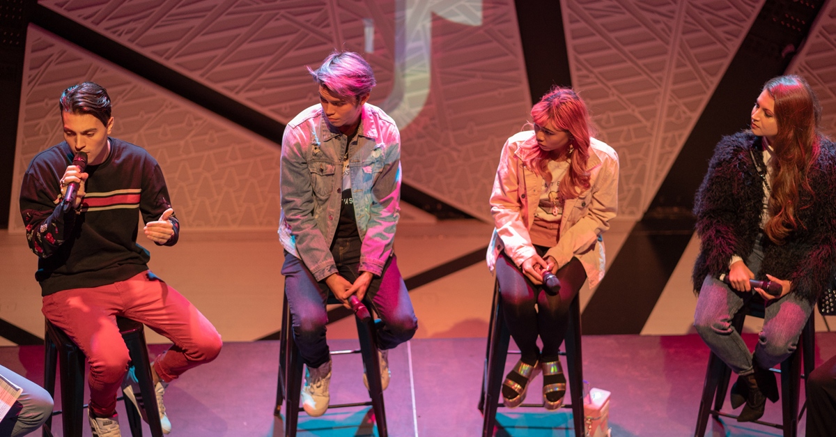 CRONYcreative's tweet photo. The creator’s event we developed for TikTok brought together its New York-based creators community in a collaborative experience at National Sawdust, where they could meet, have fun and learn from one another.⁠

#CRONYcreative #brandactivation #experientialmarketing https://t.co/7sTIo3S9ln