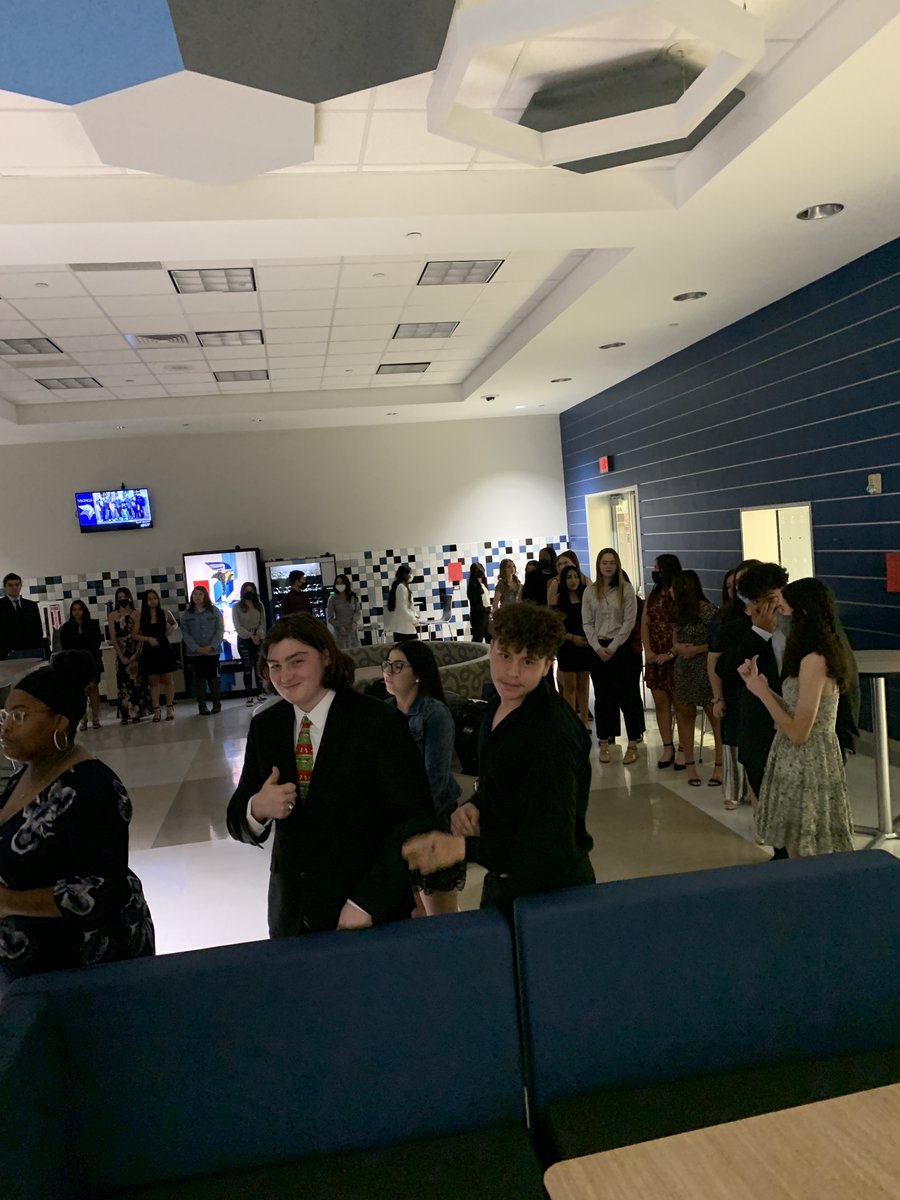 HonorNimitz's tweet photo. #tbt We're so excited to have our new members who were inducted last week! Can't wait to see what great things they accomplish. @NimitzVikings @VikingDirector https://t.co/C3ufTh1oNT