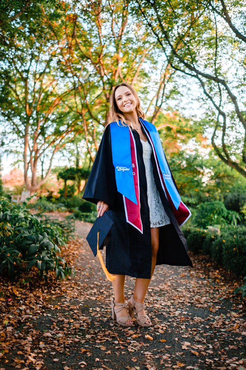 jayqwu's tweet photo. @anyawithaya I have open slots for grad photos! https://t.co/lID56h8UdW