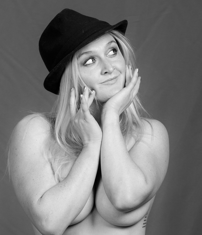 OWTTPhotography's tweet photo. When you've been good all year and now you just daydream of the  presents.

#blackandwhitephotography #tophat #hat #daydreamer #daydream #naturalbeauty #smile #pose #gaze #model #photography #pnwphotographer #seattlephotographer #implied #eyes #dream #beautiful #girlnextdoor https://t.co/MCchWVyW1G