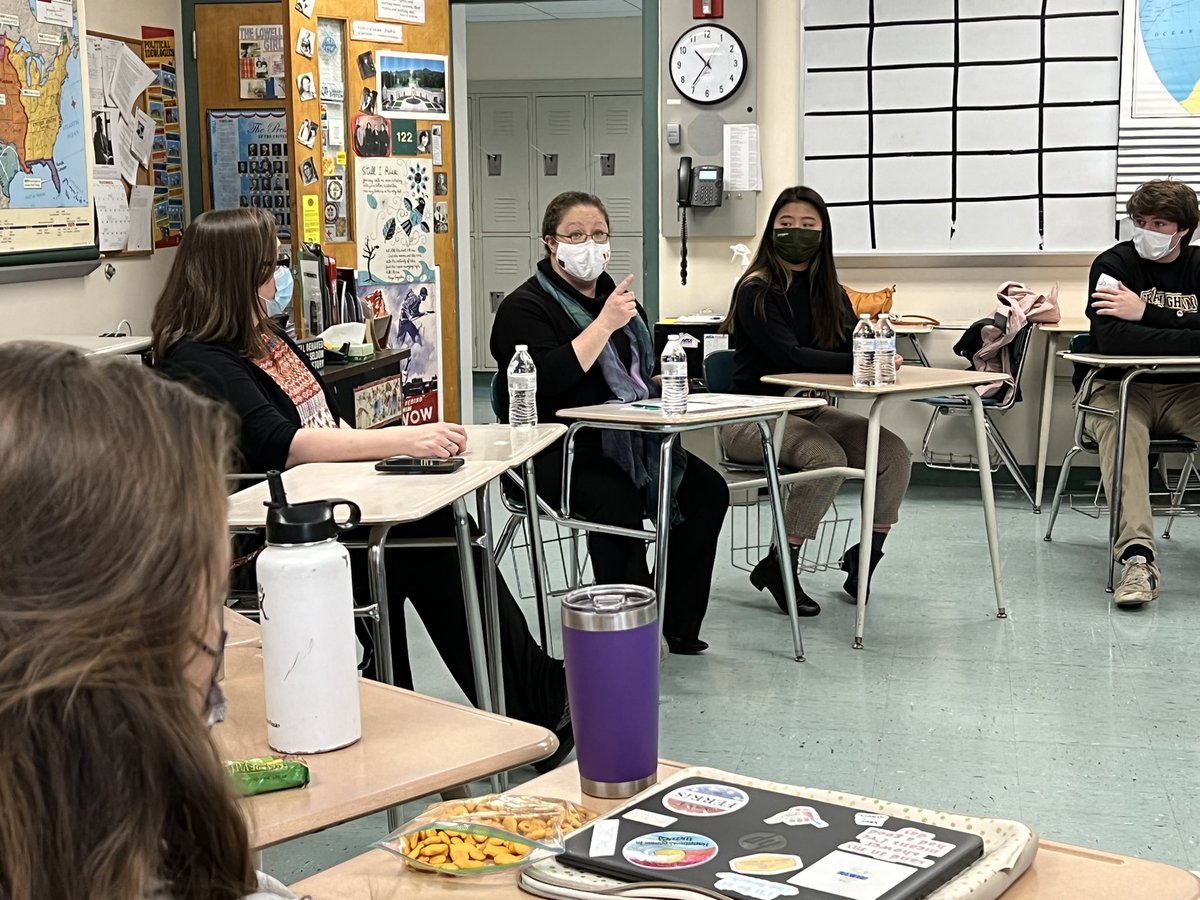 millishigh's tweet image. We welcomed a special visitor today to Ms. Ziemba’s AP US Government &amp;amp; Politics class, as Senator Rebecca Rausch @BeccaRauschMA came in to discuss elections, the campaign process, and answer our students questions. Thanks for bringing politics to life for our students!