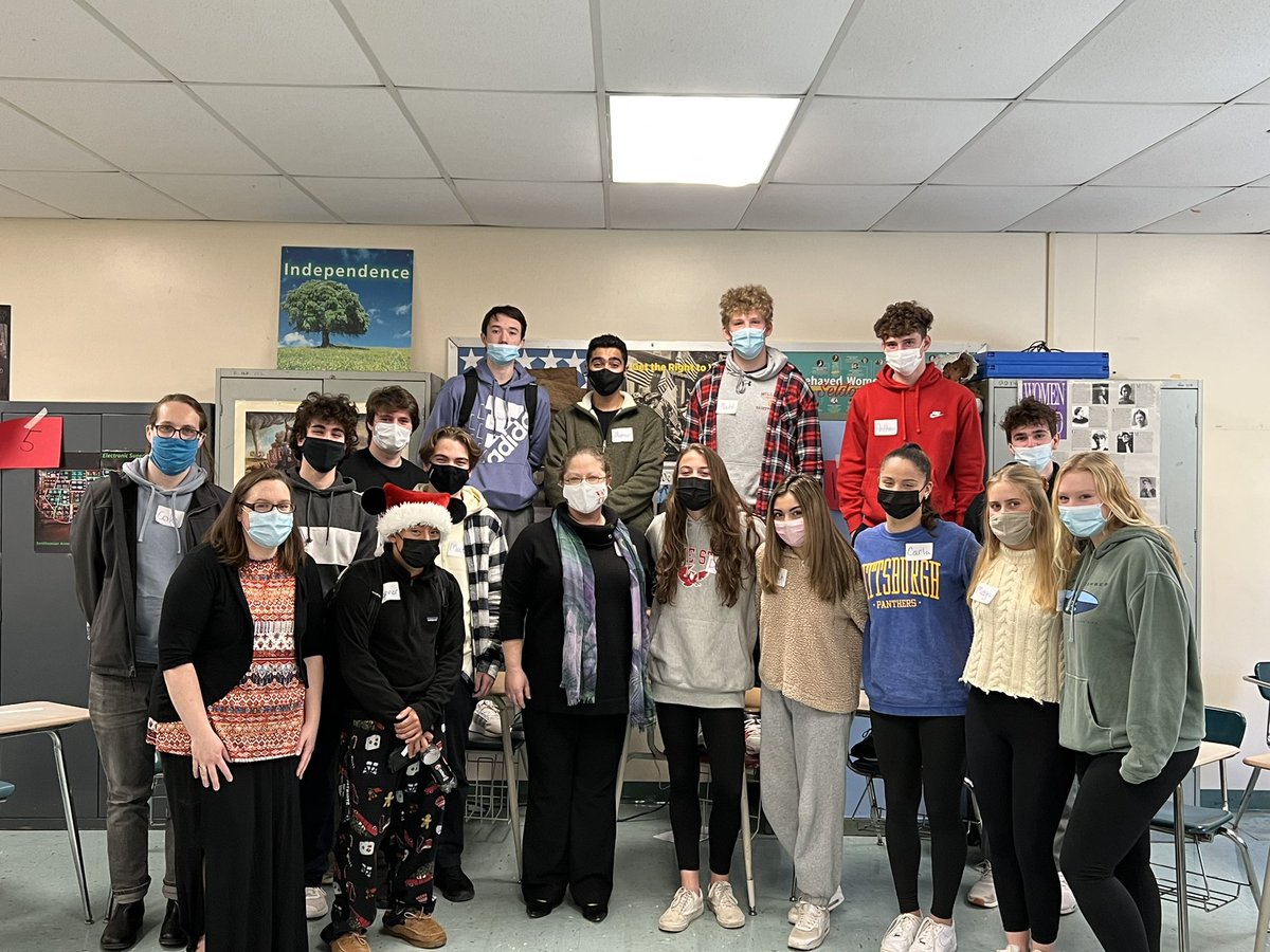 millishigh's tweet image. We welcomed a special visitor today to Ms. Ziemba’s AP US Government &amp;amp; Politics class, as Senator Rebecca Rausch @BeccaRauschMA came in to discuss elections, the campaign process, and answer our students questions. Thanks for bringing politics to life for our students!