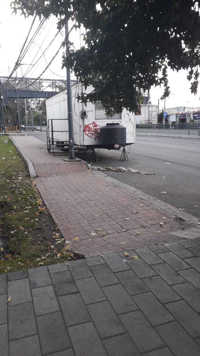 STAMPA57045335's tweet photo. @UCS_GCDMX @AlcCuajimalpa buen día solicitamos de su apoyo para retirar modulo de policía abandonado y peligroso por estar en entronque con carretera mex-tol 5860 col. contadero cuajimalpa, causa muchos accidentes https://t.co/Qd6xqEUHHj