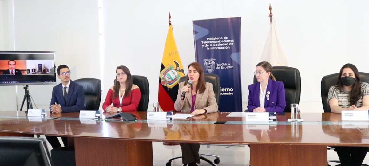 vmaino's tweet photo. No existe nada más inclusivo que la tecnología. Por eso en @Telecom_Ec pasamos #DeLaIndignaciónALaAcción  uniéndonos a Americas Girls Can Code, causa internacional de @ITUAmericas y #Facebook, para romper barreras y motivar a niñas y mujeres para ser usuarias y creadoras de TICs. https://t.co/TZtnd7yaae