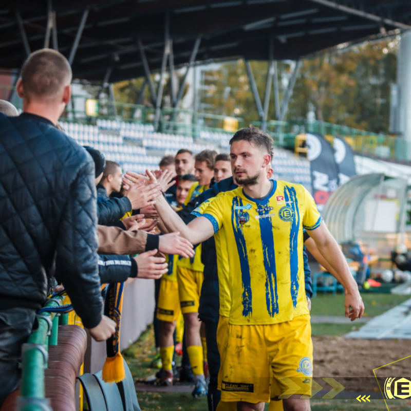 Dziękujemy wszystkim Kibicom za wsparcie z trybun w minionej rundzie jesiennej. Przed nami ważny rok i jeszcze ważniejsze wyzwania. Znów liczymy na Was i na Waszą obecność. Jesteście naszym 𝗱𝘄𝘂𝗻𝗮𝘀𝘁𝘆𝗺 zawodnikiem! 💛💙

___
#RATUJMYELANĘ #1968POWODÓWDODUMY