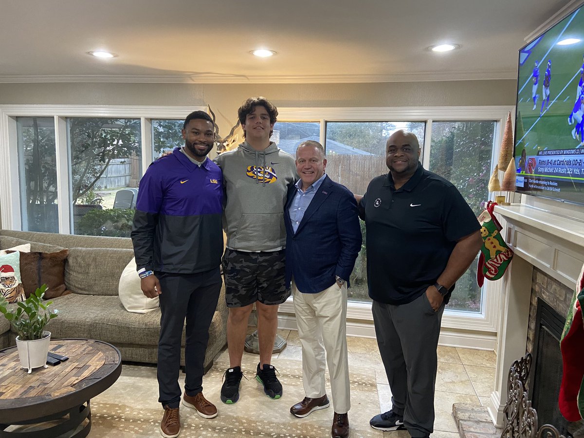 will_campbell66's tweet photo. Great in home visit!!! #GeauxTigers @CoachBrianKelly @coachbraddavis @CoachBeltonLSU https://t.co/uiw1wNgyDo