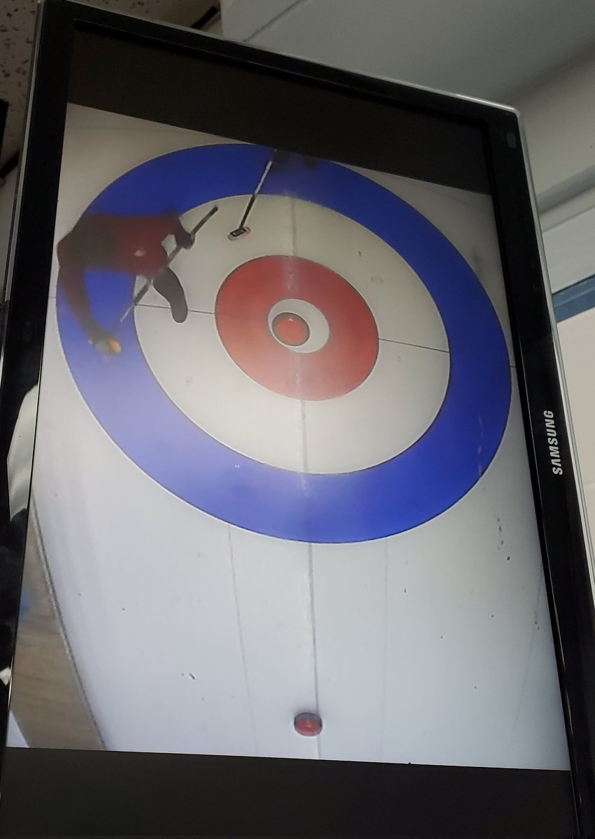 Félicitations à notre équipe de Curling, OFSAA division. Une victoire contre le Glebe. Bravo les élèves! <a href="/cclapalme/">Christian Lapalme</a> <a href="/ecolecatholique/">CECCE</a> <a href="/Sport_Epaulards/">Sports Pierre-Savard</a>