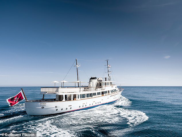 TheNorskaPaul's tweet photo. #superyacht commissions have hit a record high this year with 1,200 orders #GlobalOrderBook reports & smaller boats, 78ft to 98ft in length, were driving the boom.
But 27 superyachts measuring over 328ft in length are also under construction, and they’ll be wanting CREW😀 ⛵️me🙏 https://t.co/aChNnU8Ioz