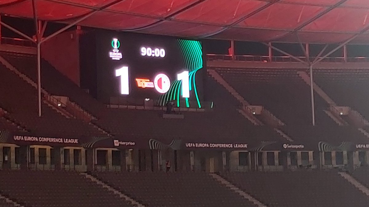 MadWurst1907's tweet photo. Waren trotzdem 4 schöne Spiele mit geiler Stimmug im roten Olympiastadion! #FCUSLA https://t.co/gQGWWhd3Ha