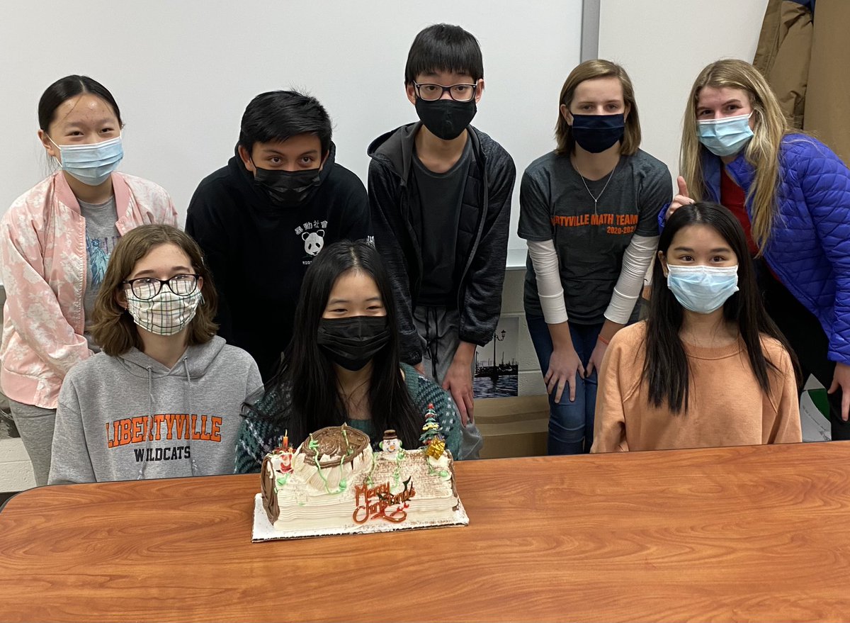 #LvilleFrench club enjoys a traditional #bucheDeNoel #bonAppetit #d128daring #global