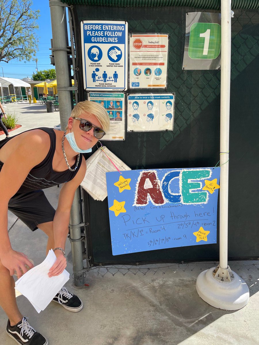 carsonlueders's tweet photo. Ace and Flash return! #ChickenGirls @brat https://t.co/Eze4d583R6 https://t.co/cG9fTufT7s