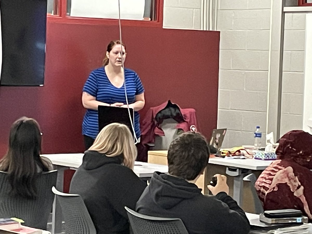 poetzelsci's tweet photo. Soo cooool. A big thanks to Ms Barth for presenting in Medical Detectives 🕵️‍♂️ today about a career as a medical examiner. This North grad is amazing #fallspride https://t.co/mVOyqoTRli
