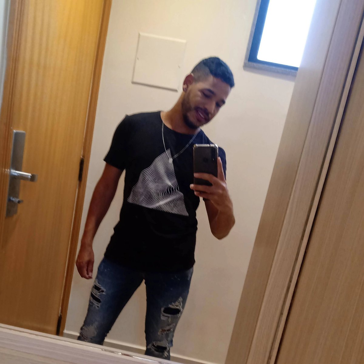 Ainda bem que é só um dia de cada vez, se fosse dois eu não aguentava,
tá osso...