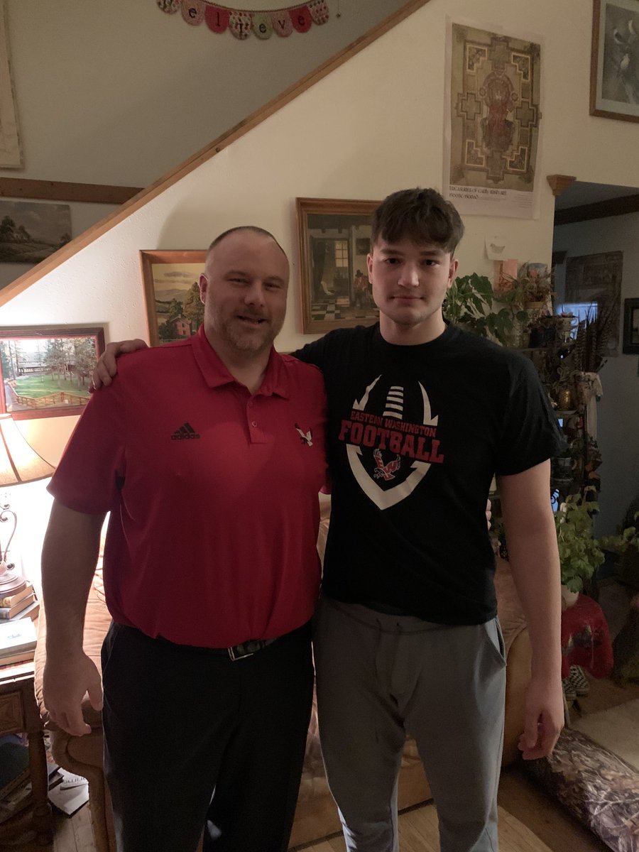 Thank you <a href="/CoachBestEWU/">Coach Aaron Best</a> for stopping by for a great home visit🦅