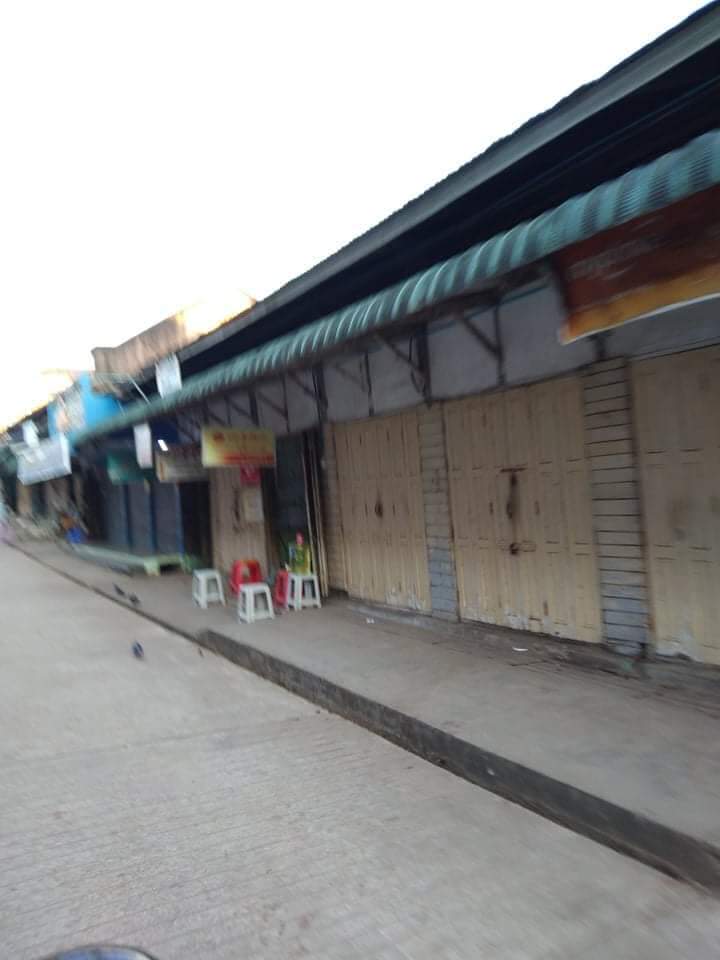 Layla58829085's tweet photo. Today's #Myaungmya Silent strike
#SilentStrike
#OurCityOurRules
#Dec10Coup 
#WhatsHappeningInMyanmar https://t.co/0sqOs89mWY https://t.co/bN2Ut80pdx