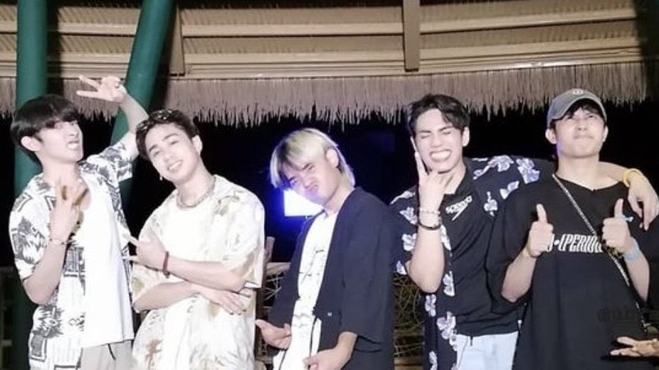 jasutinism's tweet photo. still the same sb19. 🤍 https://t.co/hyHSxkzSr8