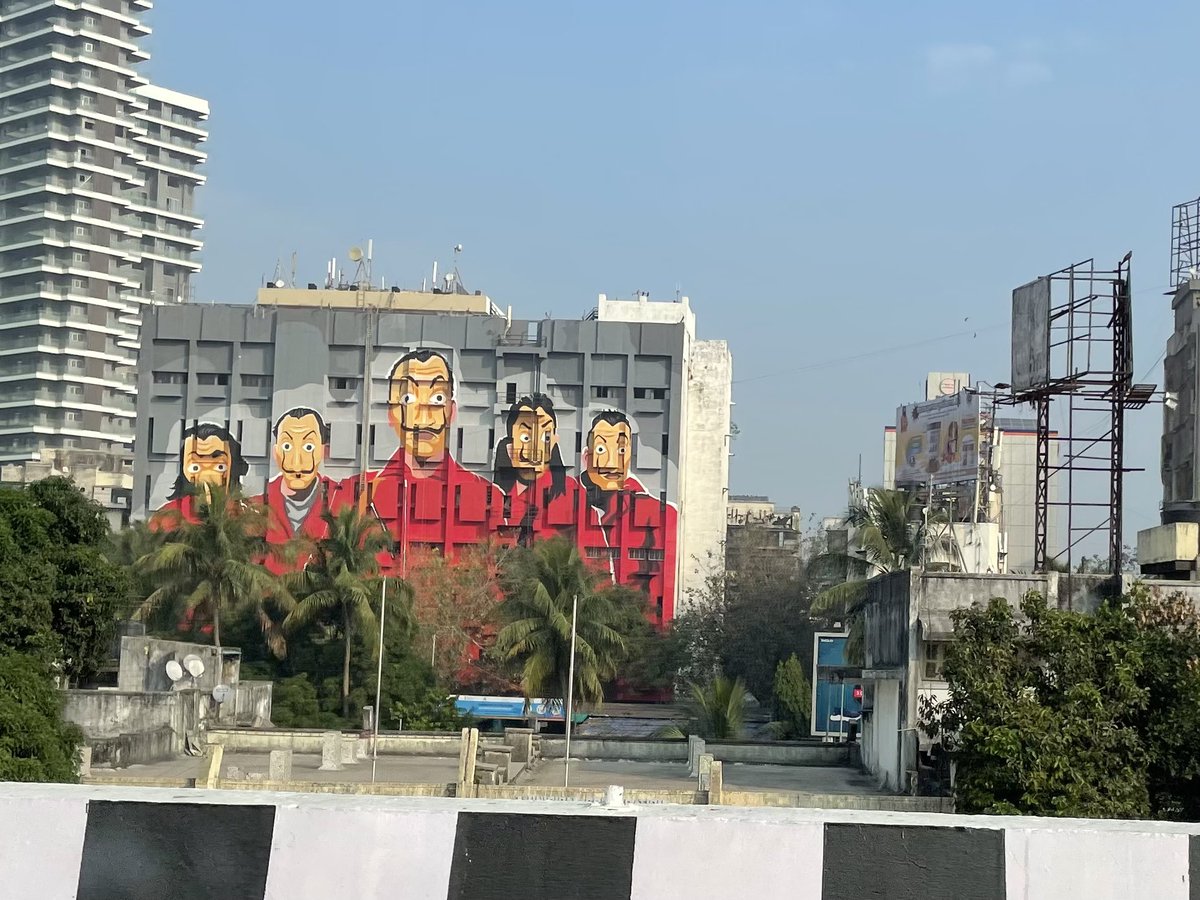 ShibaniGharat's tweet photo. Money Heist Building in Bandra? 😀 @NetflixIndia great job with outdoors promoting the new season! https://t.co/DdXt3NfdCw