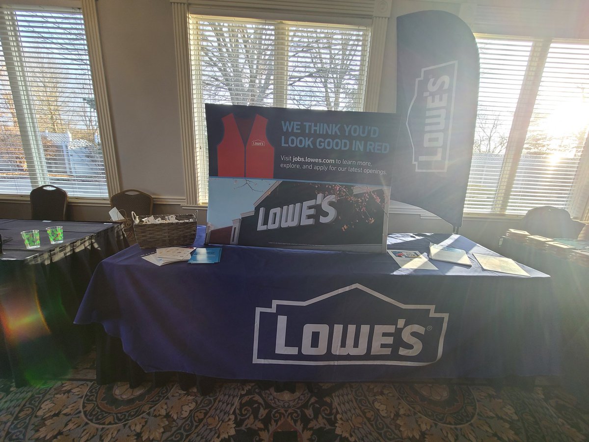 Out supporting the community of Mason:) #masonchamber <a href="/LowesCareers/">Lowe's Careers</a> @NXeloures27 <a href="/shanejthompson/">Shane Thompson</a> <a href="/nick_tefft/">Nick Tefft</a> <a href="/NickPompilio/">Nick Pompilio</a>