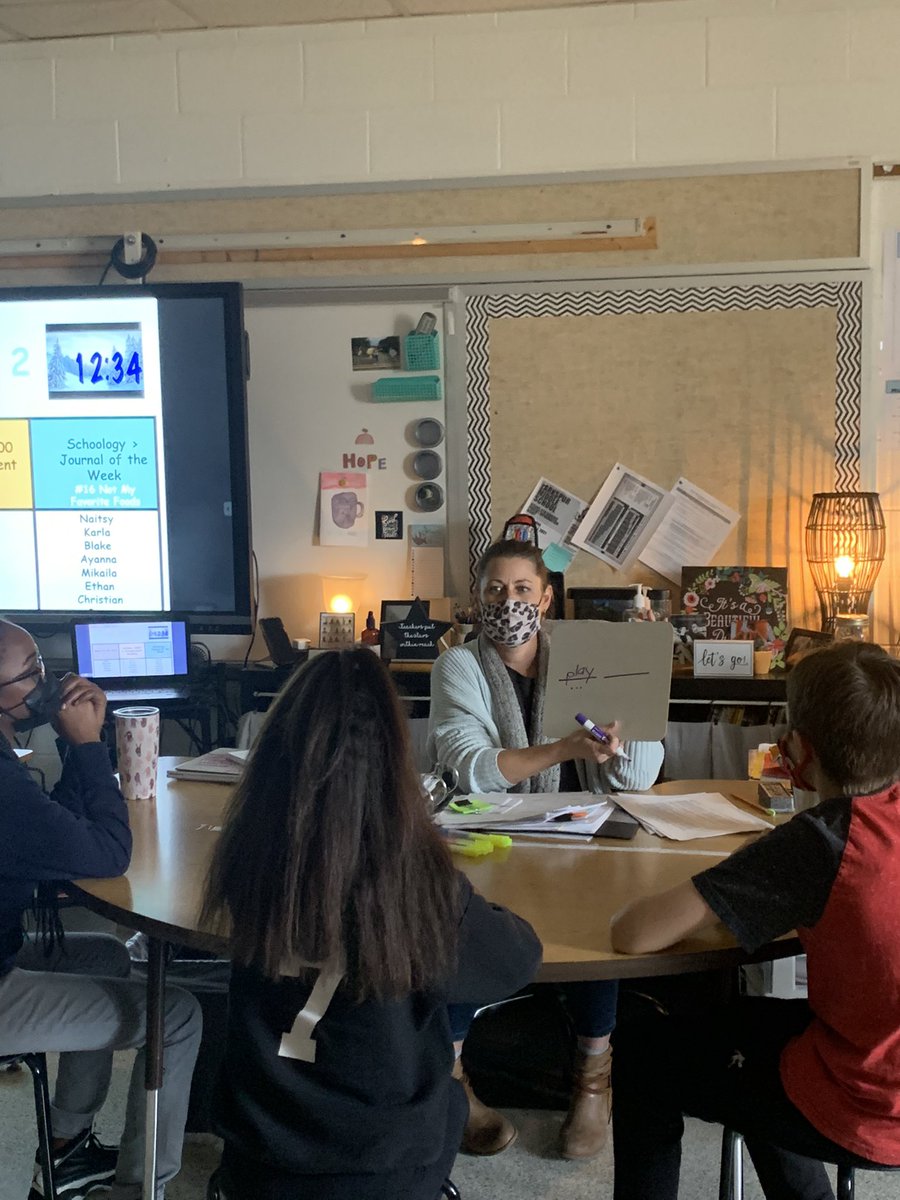 Ashleewms's tweet photo. @RosemontEagles in grades 3-5 were hard at work practing advanced phonemic awareness through 1 minute activities and using their knowledge of syllable types to read and spell words. @vbthogan @vblit4kids @VBTitleI @LyleWendy https://t.co/3DCWGKZFSD