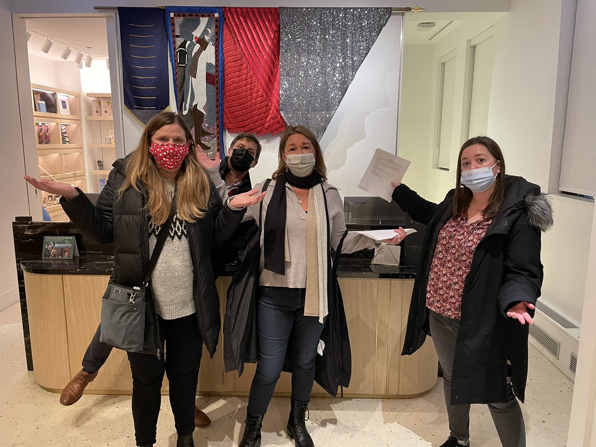 Lapickell's tweet photo. Not sure what’s happening at @21cHotels in Chicago - no one to greet us, @AmTrav. We are moving on … #StillFun https://t.co/WAOKr37xn6