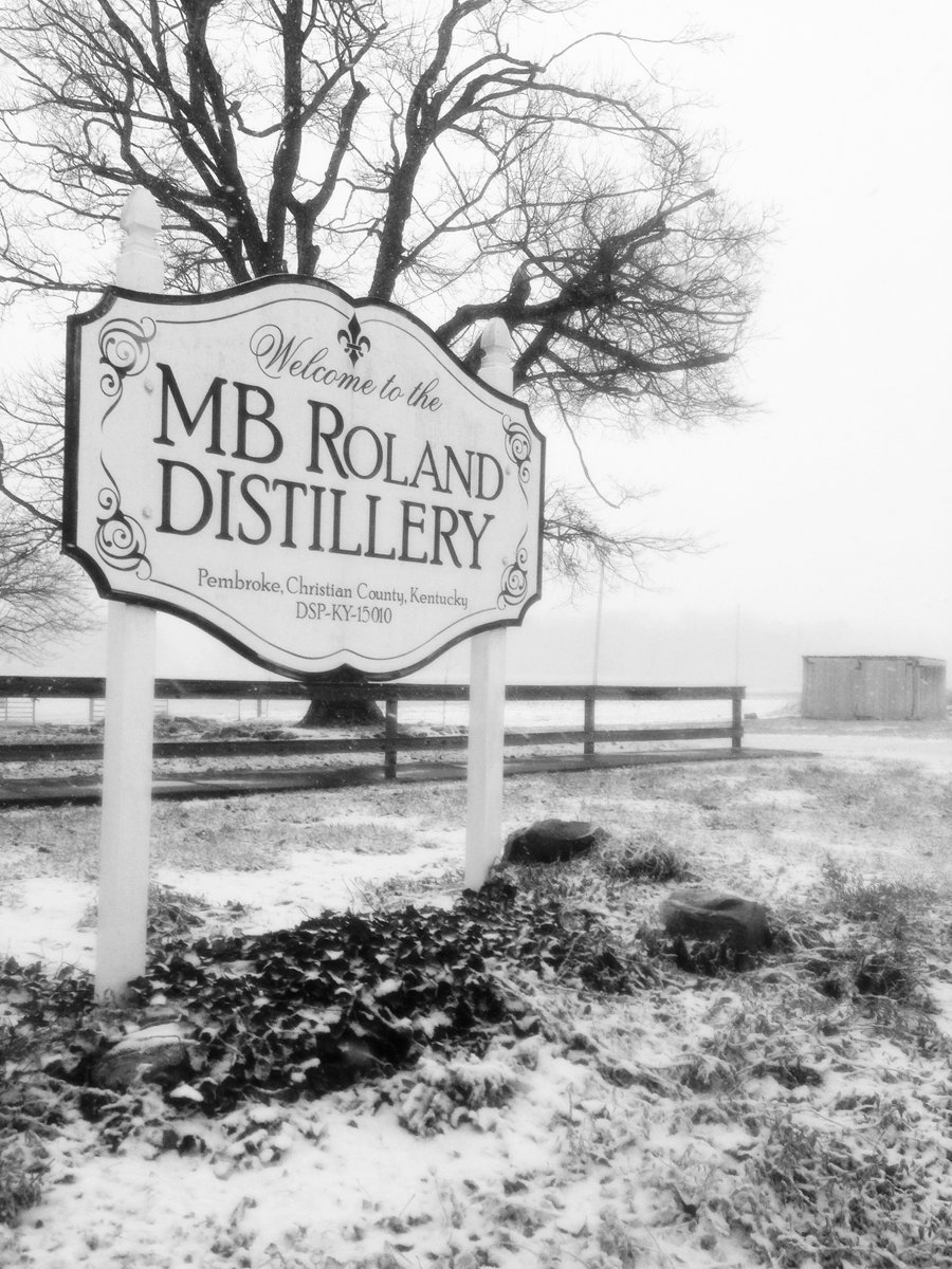 MBRDISTILLERY's tweet photo. Weโre dreaming of a white Christmas! #TBT to 2014 and this beautiful snowfall that turned our grounds into a winter wonderland. Will we see a repeat this year? ๐ โ๏ธ ๐ค
#throwbackthursday #mbroland https://t.co/EXCF3QrwKW