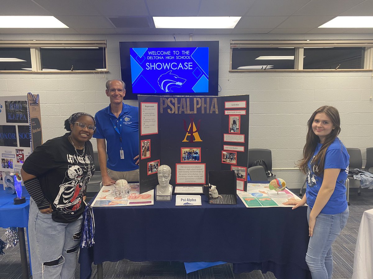 GeneFranks13's tweet photo. What an awesome afternoon at Deltona High! #dhs_showcase @DHSHappenings https://t.co/qoGqLjhbYQ