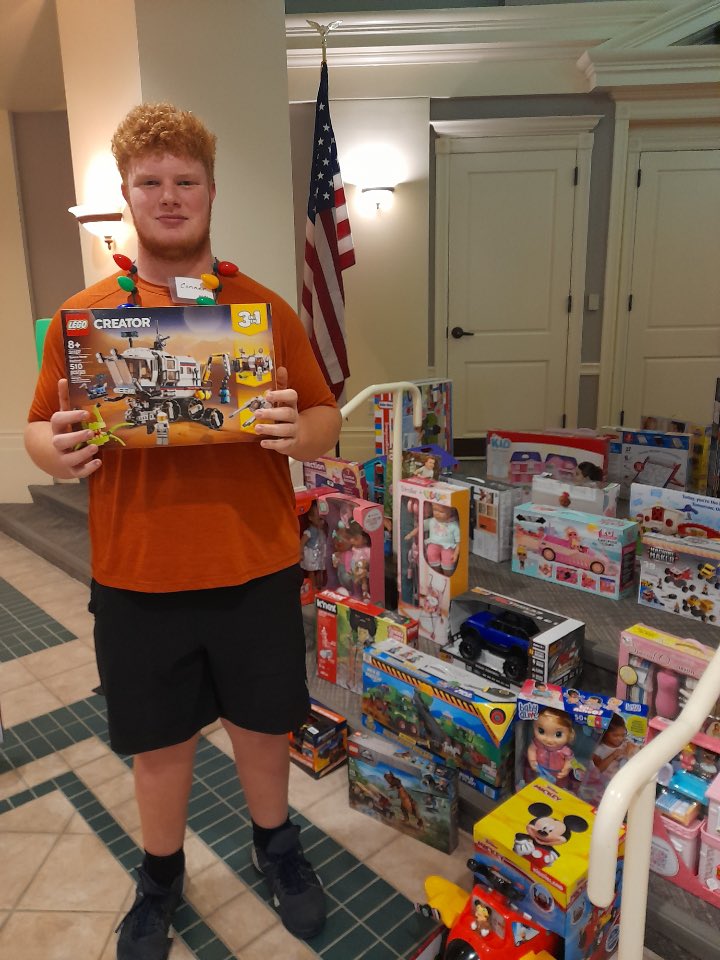 Connor Stroh (@stroh_connor) on Twitter photo Happy to get a little time to give back during this holiday season. Thanks <a href="/HGBCplano/">Hunters Glen Baptist Church</a> for hosting the event. Happy to get a little time to give back during this holiday season. Thanks <a href="/HGBCplano/">Hunters Glen Baptist Church</a> for hosting the event.