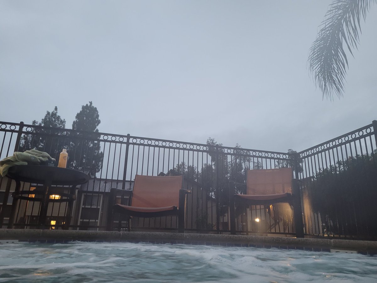 FizbanTV's tweet photo. You know when it's cloudy and rainy outside and all you want to do is be warm and comfy?
Yeah you do.
Me as well.
#jacuzzilife https://t.co/ZrwqbnFIY0