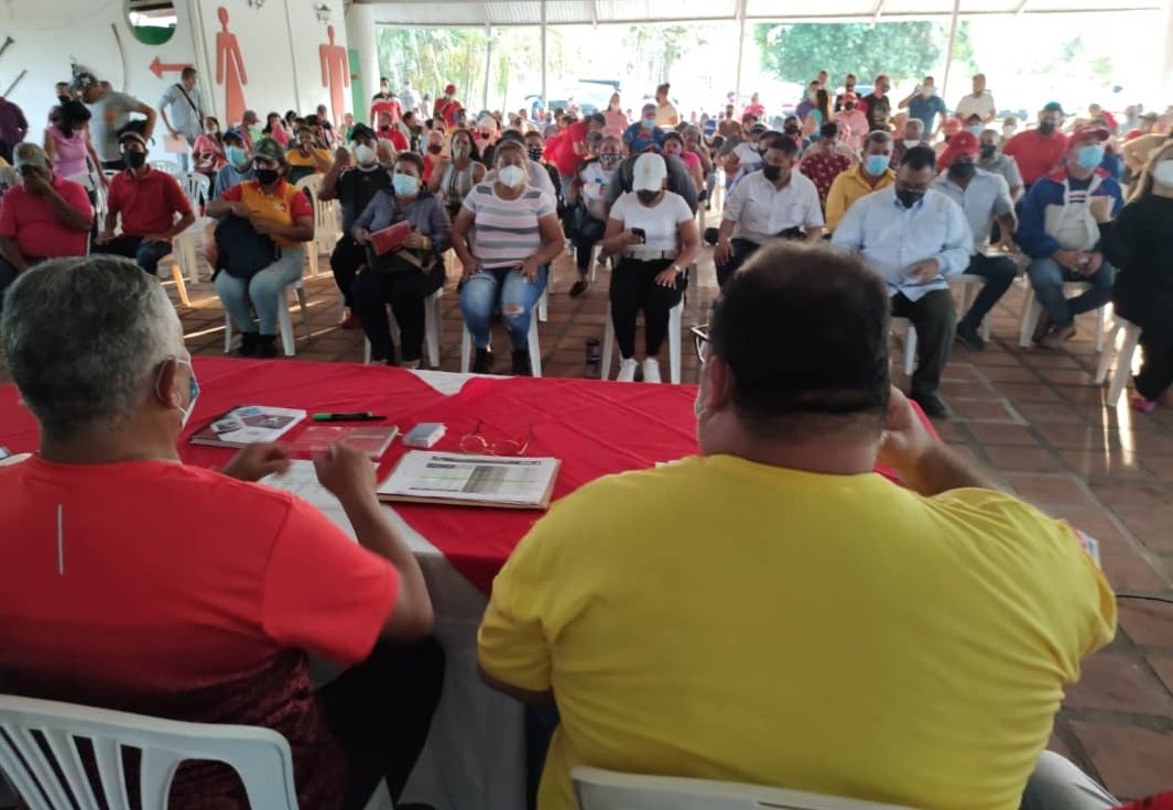 marcos_psuv's tweet photo. Hoy nos fuimos al Mcpio Pedraza y en compañía de nuestro Diputado @PedroCarreno_e, nos reunimos con el Equipo Político y las estructuras de la RAAS, en un trabajo de revisión e impulso de las estrategias, rumbo a la batalla del #09En.
¡Juntos Venceremos!
#VenezuelaEnVictoria https://t.co/pELVLhXiRQ