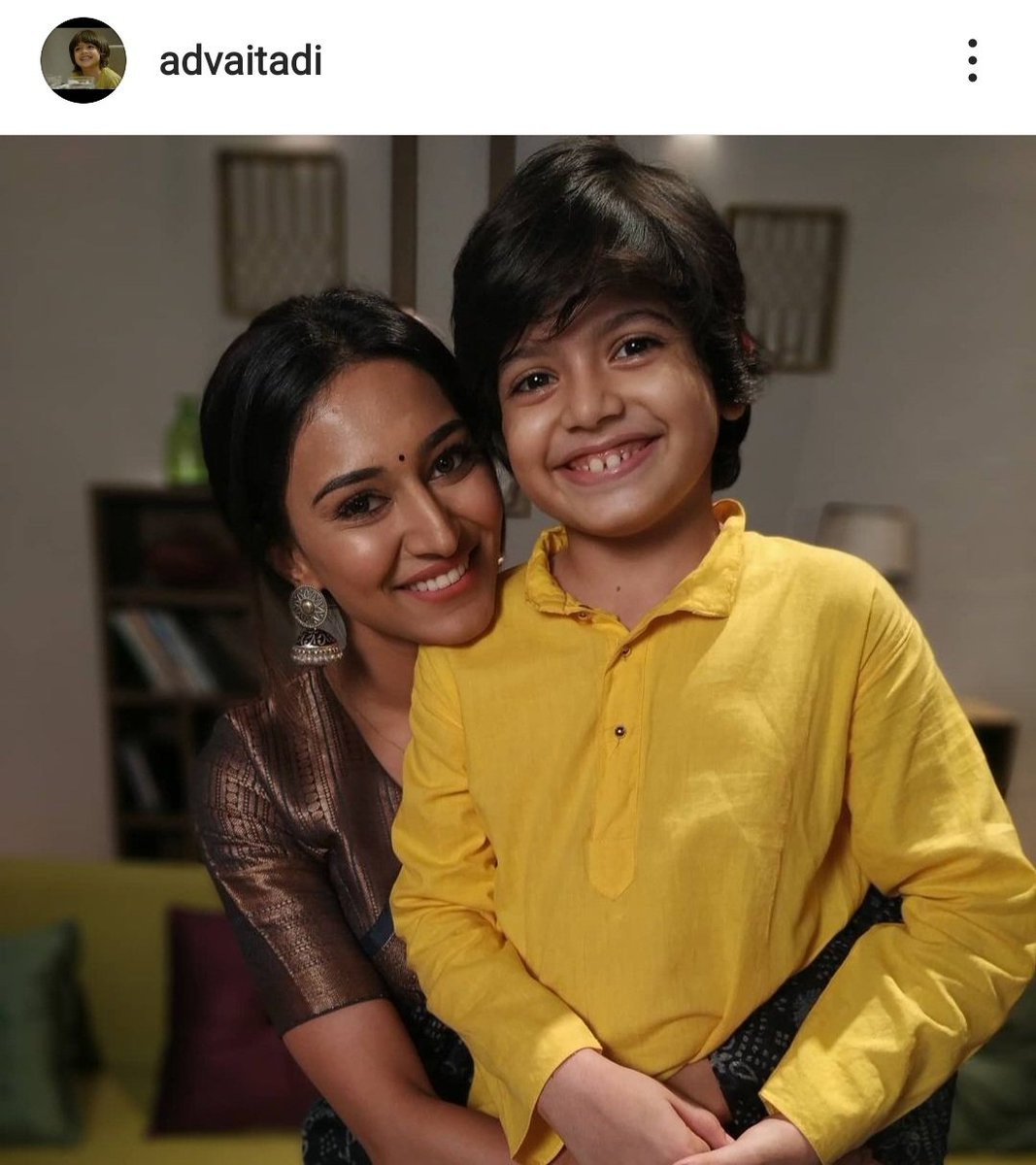 Sona &amp; Ayush! Adorable bond of EJF with her onscreen kiddos.❤ Eri's grid and Advait's IG post.
#EricaFernandes <a href="/IamEJF/">Erica J Fernandes</a> 
#AdvaitAdi <a href="/iam_advaitadi/">Advait</a> #KRPKAB #KRPKAB3 #kuchrangpyaarkeaisebhi