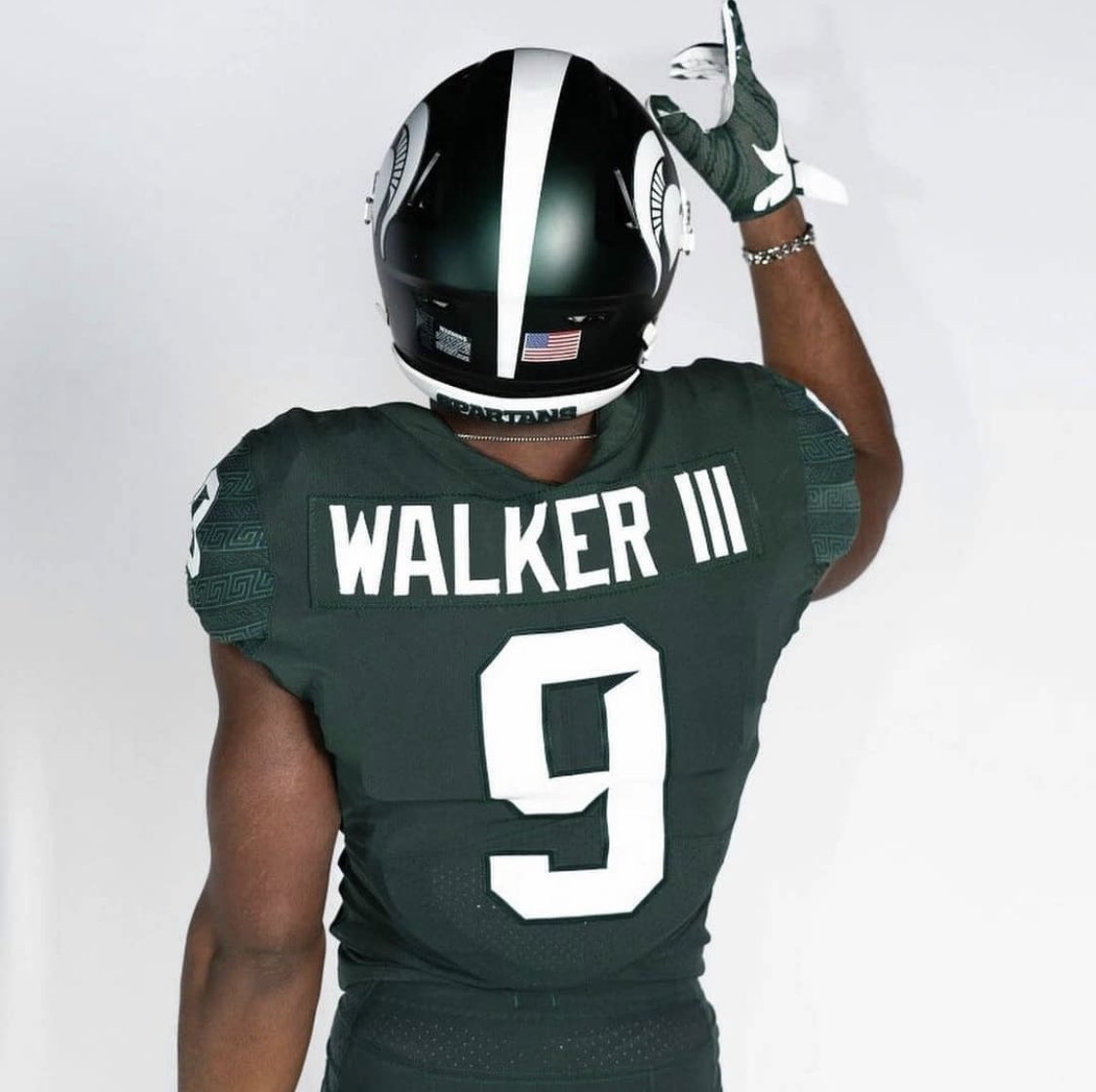 gridironjrj's tweet photo. 🙏🏾🙏🏾🙏🏾 Doak Walker Award Winner!! Couldn’t be prouder of you KWIII! #MichiganState  #SpartyNation https://t.co/InPKesvEqw