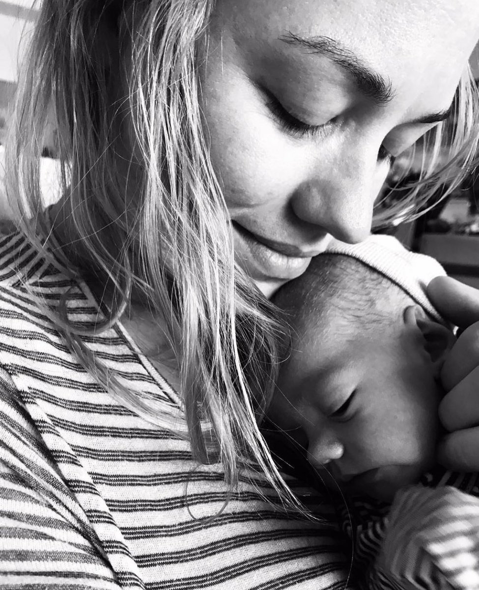 sarxhwalker's tweet photo. #mamaoftwo ๐ฅบโค๏ธ https://t.co/EtZsbJApA1