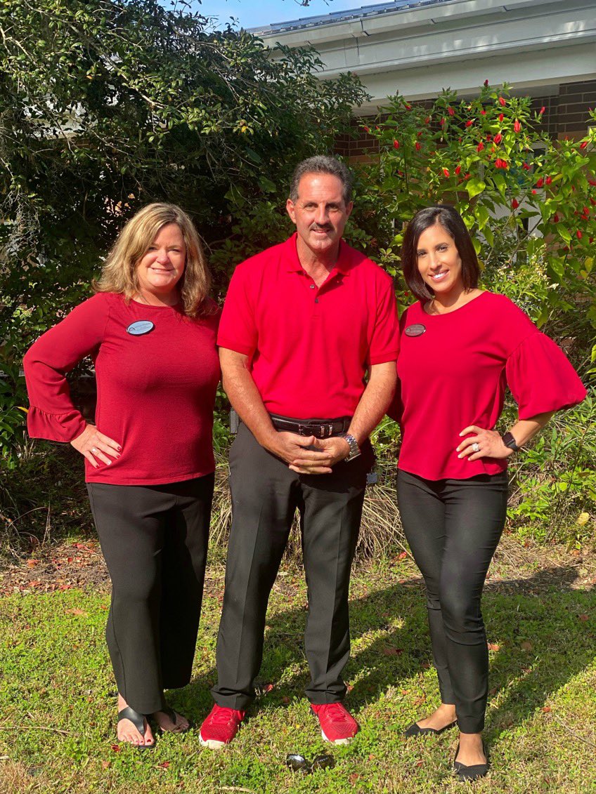 Widalis_Camacho's tweet photo. #Red4Russell ❤️ #CGEeagles 💚🧡 https://t.co/GiMhxVrxod