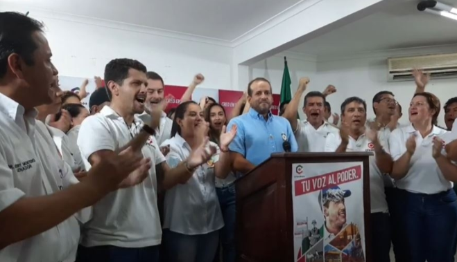 disclosurebol's tweet photo. #VERGUENZA DE @CreemosBolivia @LuisFerCamachoV AQUI REUNIDOS LA MAYORIA DE LOS AHORA DIPUTADOS SENADORES DE #CAMACHO QUE TENIAN Y TIENEN #ITEMSFANTASMAS DE LOS #800ITEMS EN LA ALCALDIA DE #STACRUZ, SACABAN DINERO PARA SU #GOLPE #BOLSILLO Y #CAMPAÑAS,ESE ERA SU #MODUSOPERANDI https://t.co/z5WqpekKj3
