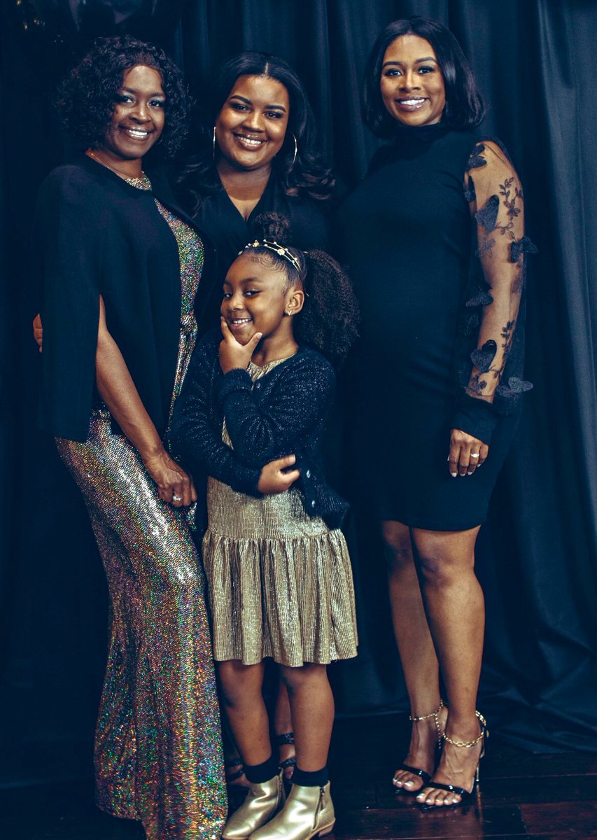 Stevee-Rayne tweet media