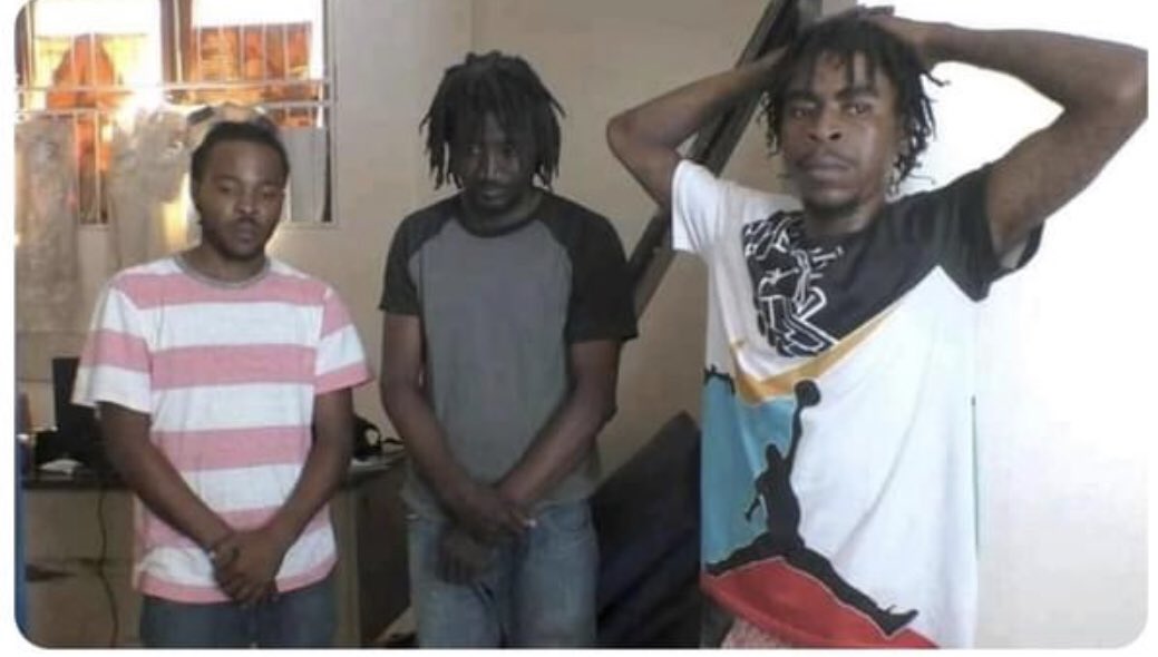 iphactualite's tweet image. Lapolis nan Komin Petyonvil mete anba kòd jodi jedi 9 desanm 2021 an, Clerny Jonas ki gen ti non jwèt li « Ti Jonas », ki se youn nan prezime Chèf Gang kap opere nan lokalite Jalouzi nan Komin sila a, ak tout Kenny Sannon epi Joassaint Sonnel ki se 2 lòt makrél li.