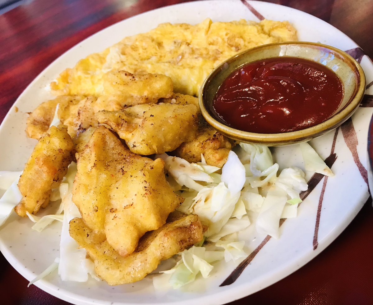 nariz94028832's tweet photo. 店名 #コーヒーハウス潤
場所 那覇市久茂地
料理 #鳥天
国際通り近くの喫茶店でランチ。野菜もたくさん食べれて、鳥天のボリュームもあり、美味かった!食後のコーヒーも嬉しい!!
#那覇ランチ #沖縄グルメ #沖縄喫茶店 #nahacafe #nahalunch https://t.co/uFmqx7vcxf