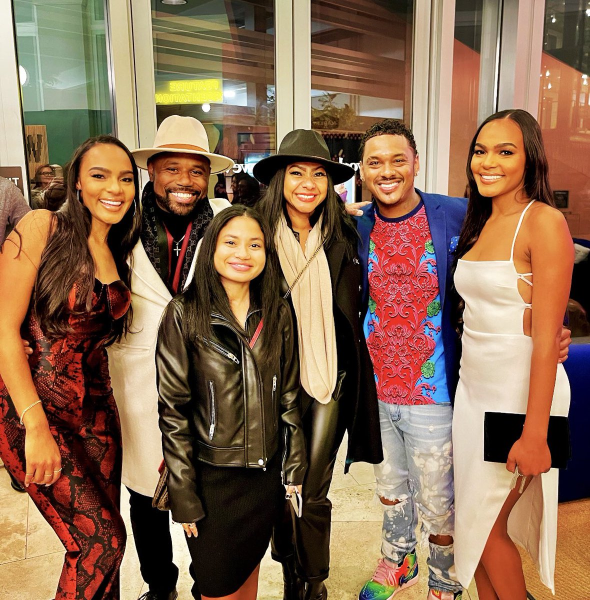 #Merryswitchmas Movie Premier <a href="/rachelaladdin/">Rachel Aladdin</a> <a href="/rebekahaladdin/">@RebekahAladdin</a>