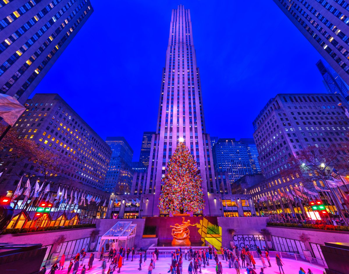 isardasorensen's tweet image. New York City is all spruced up &amp;amp; looking lovely this holiday season  (pics: Holiday Stars at Columbus Circle, Rockefeller Center Christmas Tree, Wall Street Christmas Tree, Grand Central) #NYC #HappyHolidays
