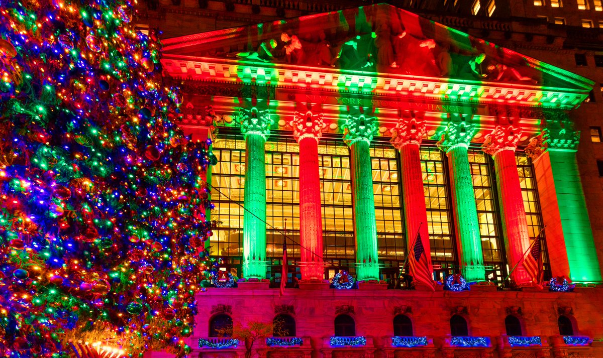 isardasorensen's tweet image. New York City is all spruced up &amp;amp; looking lovely this holiday season  (pics: Holiday Stars at Columbus Circle, Rockefeller Center Christmas Tree, Wall Street Christmas Tree, Grand Central) #NYC #HappyHolidays