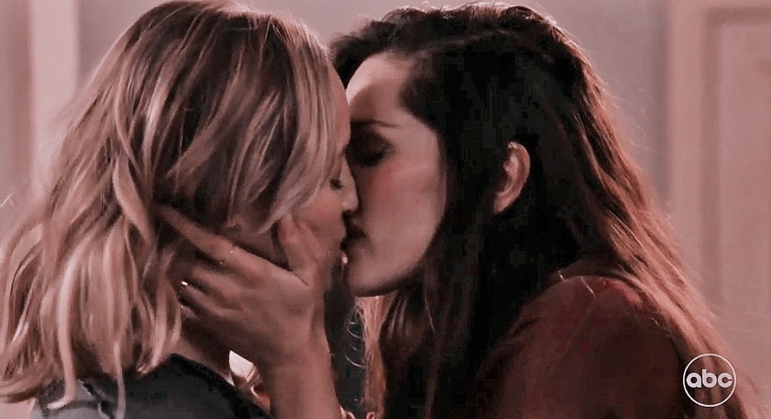 swiftlayz's tweet photo. this is so beautiful. they are so beautiful. #Station19 https://t.co/05tpEESxR5